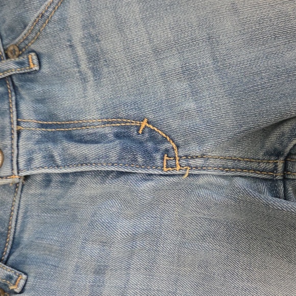 Abercrombie & Fitch | Light Wash Distressed Skinny Jeans Low Rise Size 0R or 25 - Picture 6 of 6